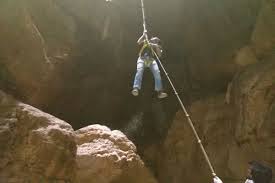 کشف یک غار قدیمی در عمق 110متری زمین در شمال شهر نورآباد ممسنی